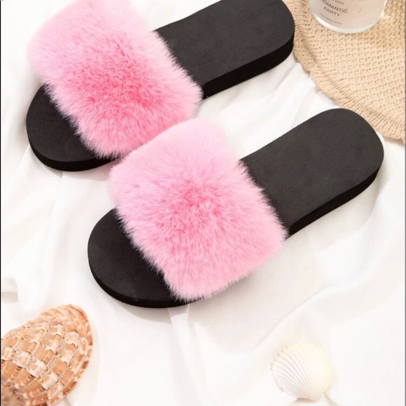 SALE! PINK FLUFFY SLIDE SLIPPERS - Picture 3 of 3